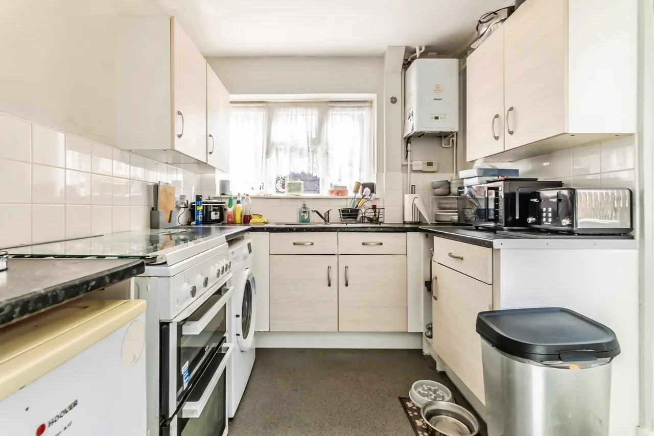 Calley Down Crescent, New Addington, Croydon, CR0, photo 4