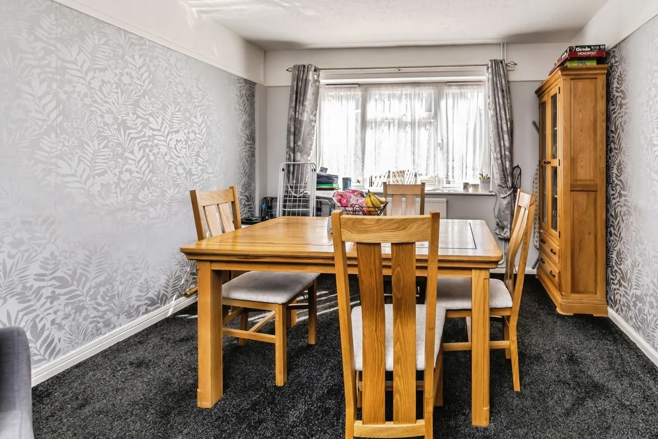 Calley Down Crescent, New Addington, Croydon, CR0, photo 3