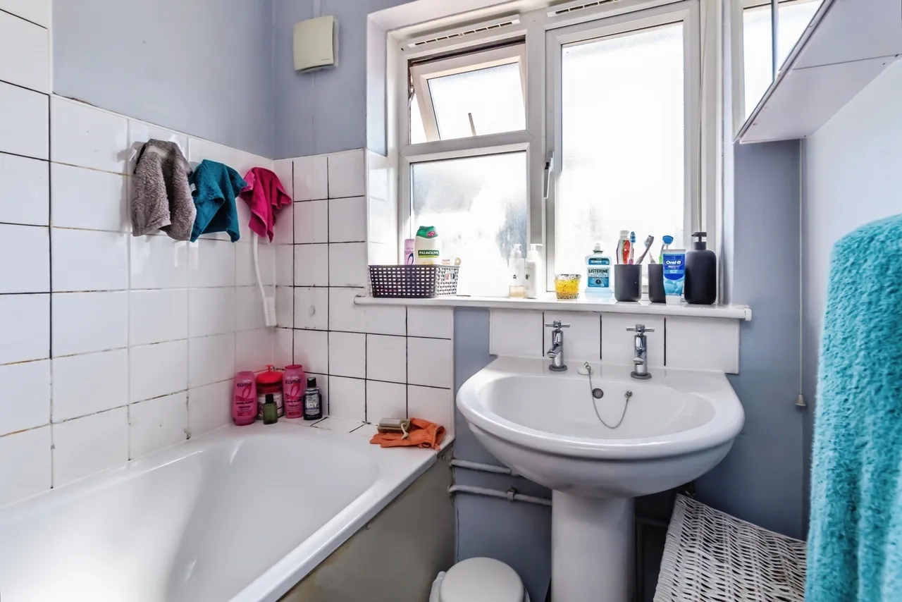 Calley Down Crescent, New Addington, Croydon, CR0, photo 5