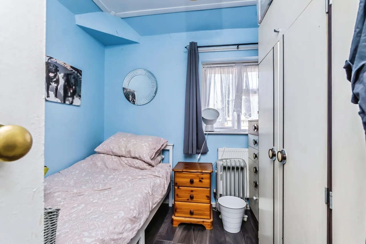 Calley Down Crescent, New Addington, Croydon, CR0, photo 8