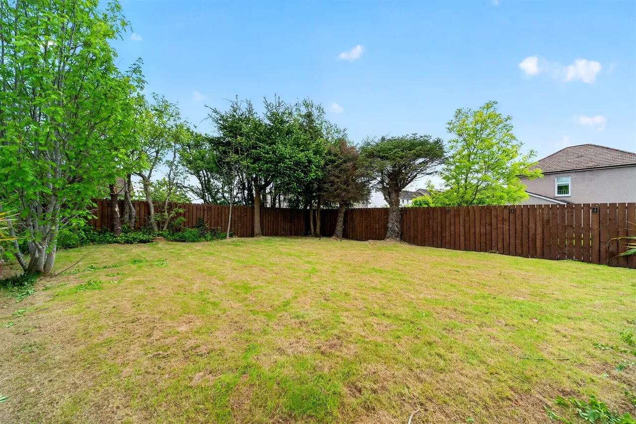 Broomfield Avenue, Newton Mearns, G77, photo 18