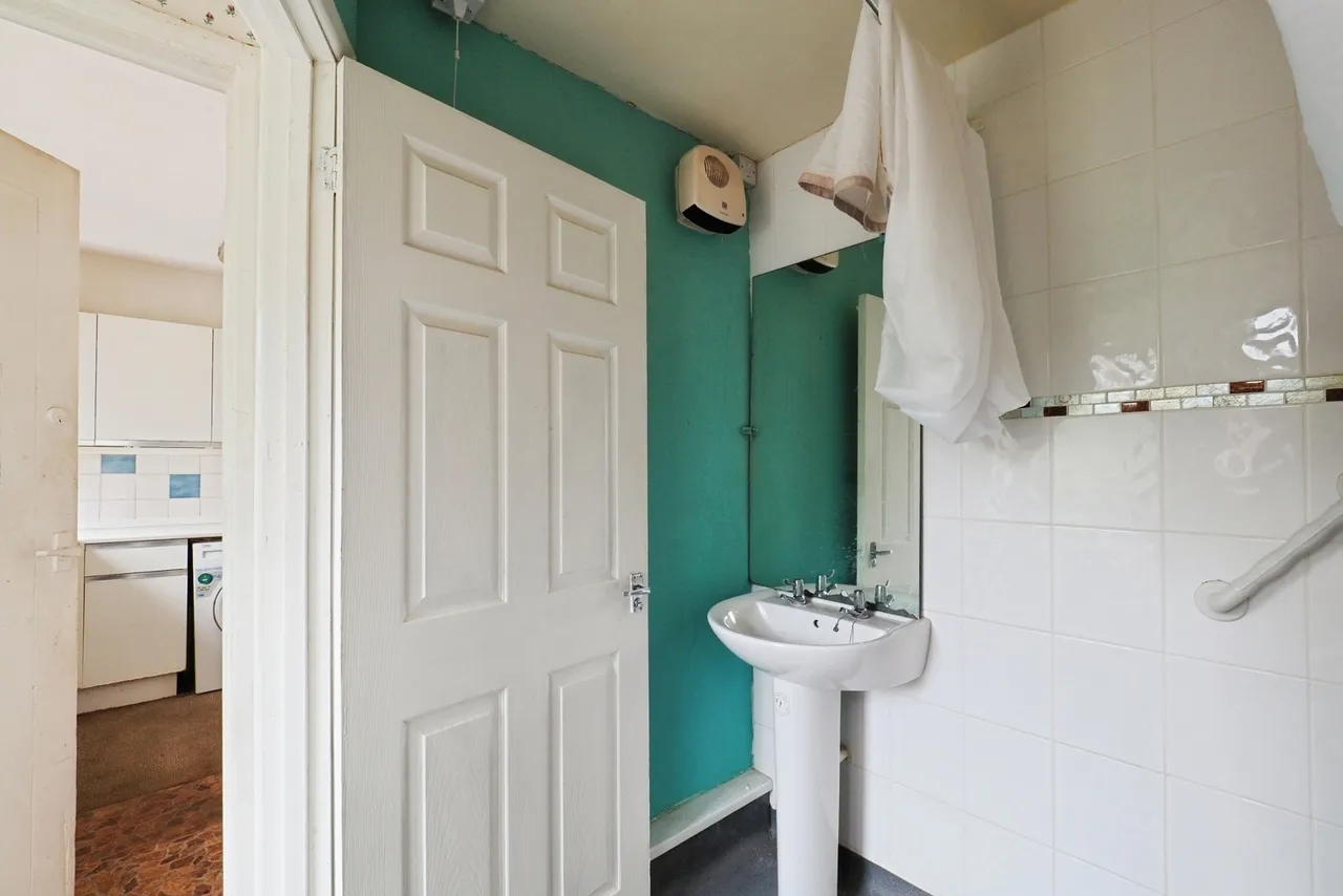 Manton Crescent, Beeston, NG9, photo 8