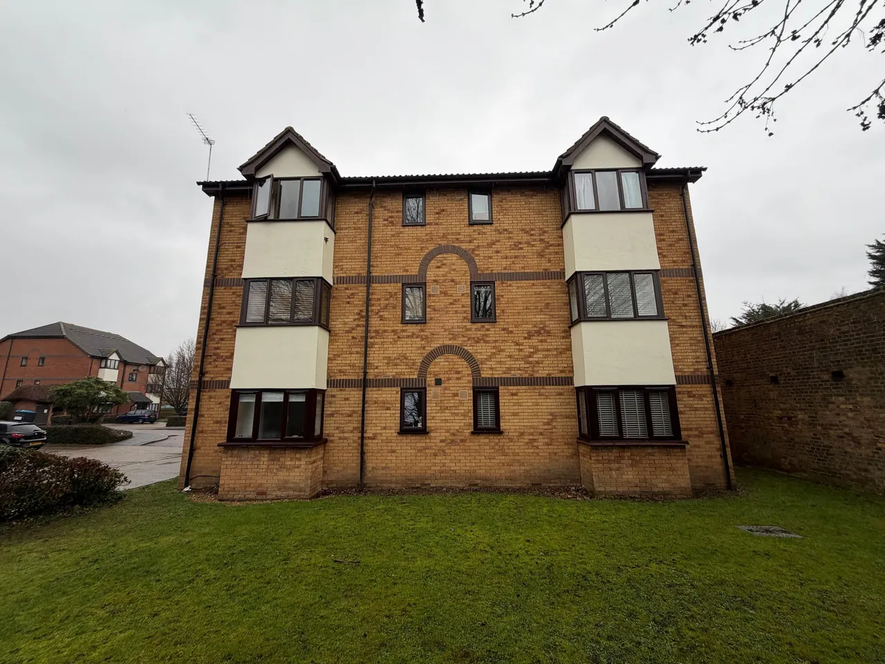 146 Ainsley Close, London, N9 9SH, photo 2