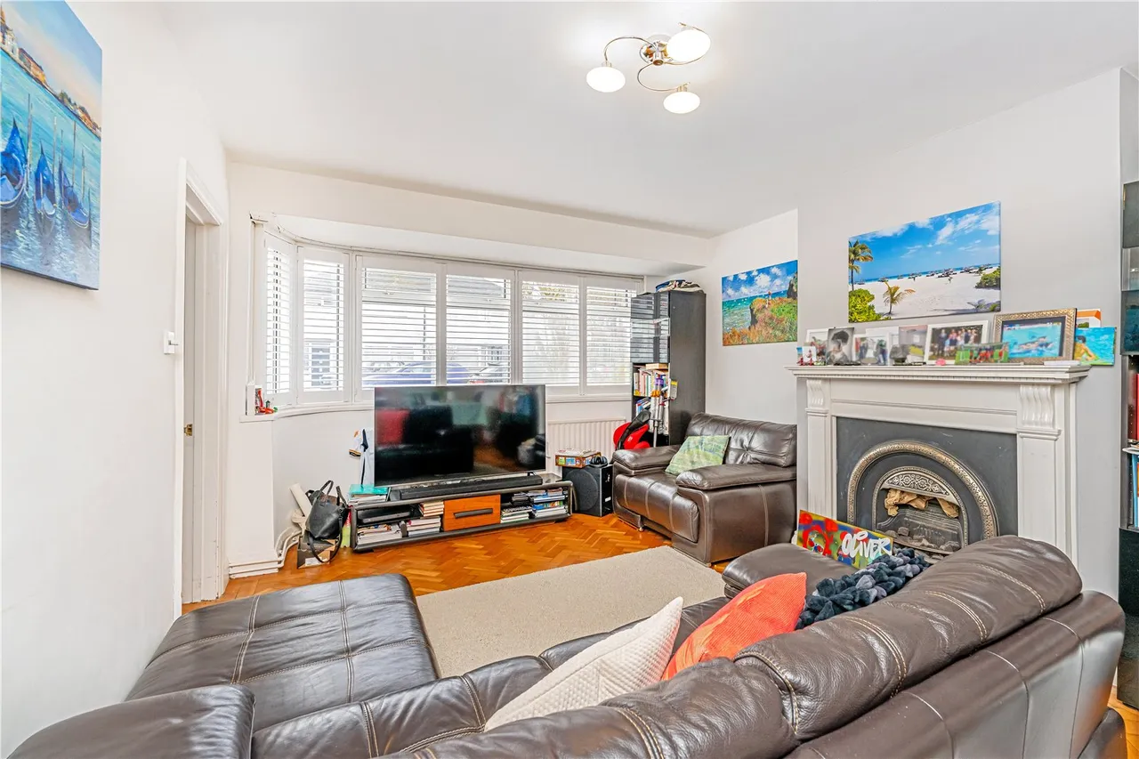 Rivermeads Avenue, Twickenham, TW2 5JQ, photo 2