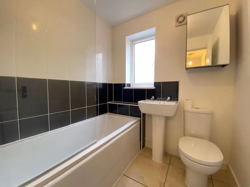 Ramsay Road, Calne, photo 9