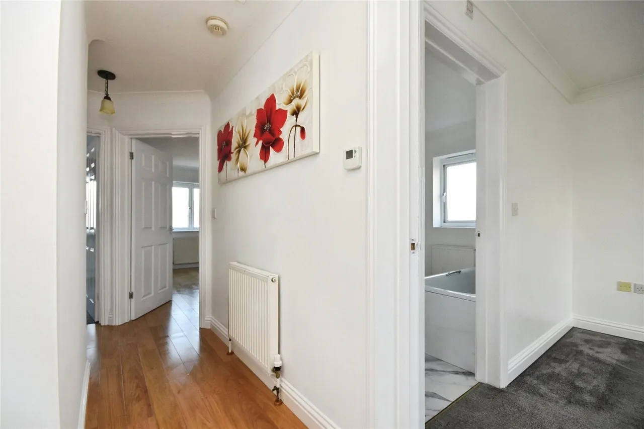 Clayburn Circle, Basildon, Essex, SS14, photo 8