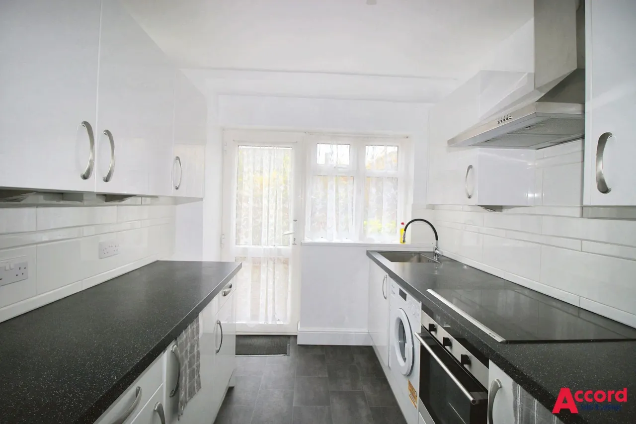 Chalforde Gardens, Romford, RM2, photo 4