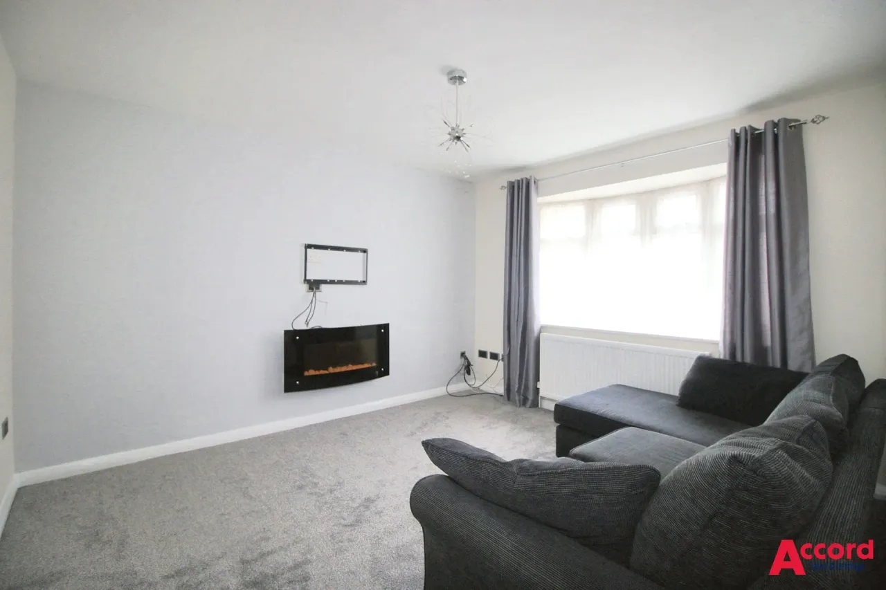 Chalforde Gardens, Romford, RM2, photo 11