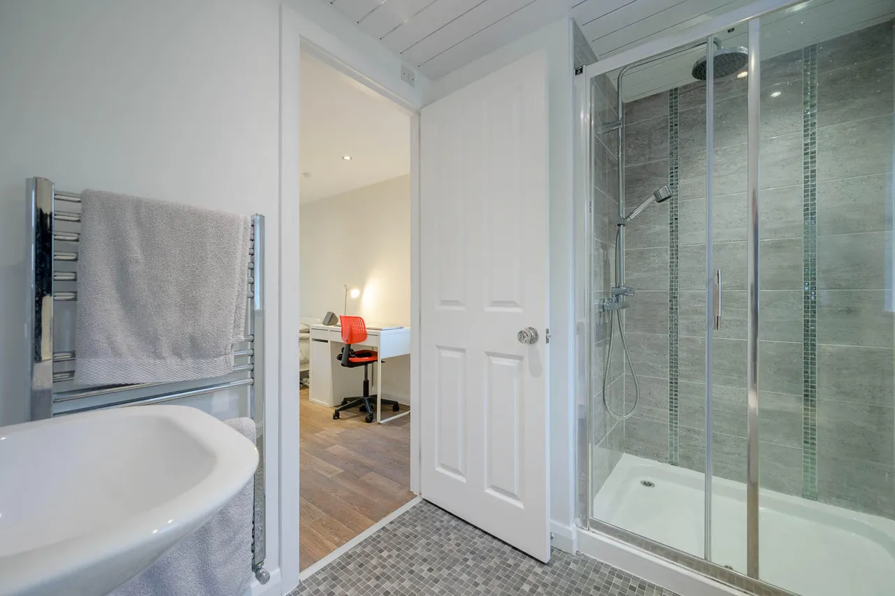 Demesne Road, holywood, BT18, photo 20