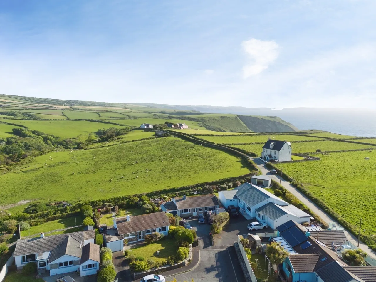 Atlantic Close, Tintagel, PL34, photo 2