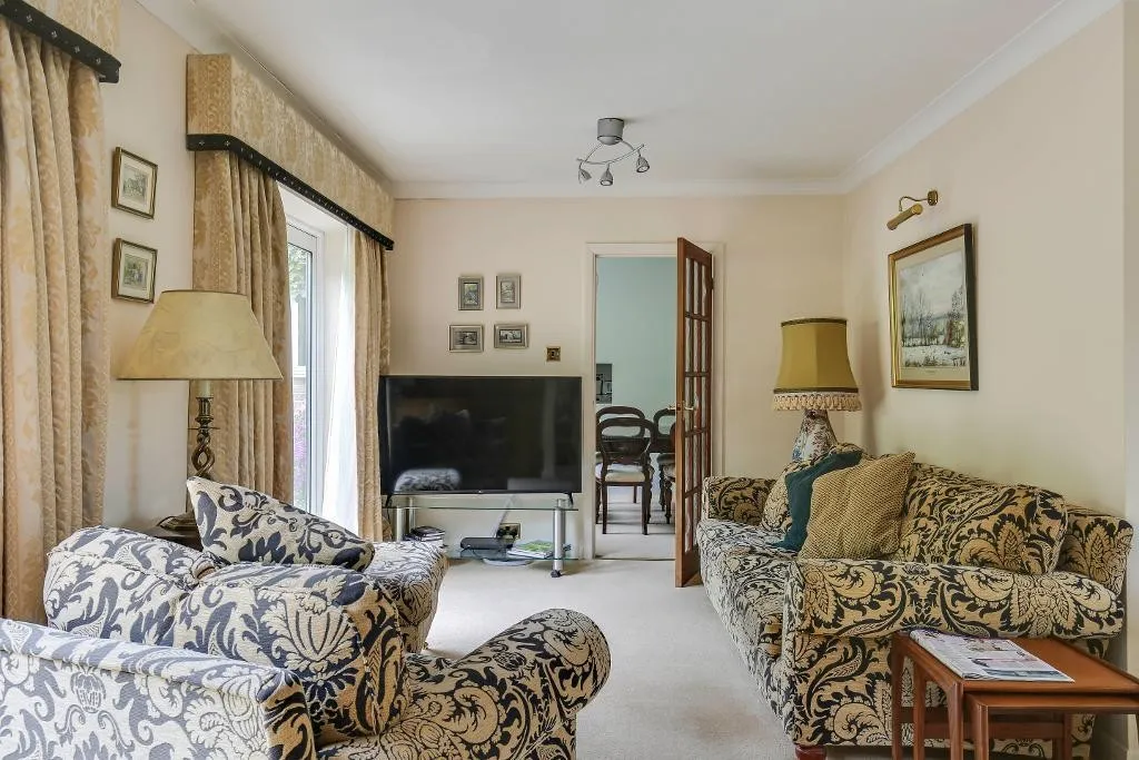 Court Farm Road, Warlingham, photo 8