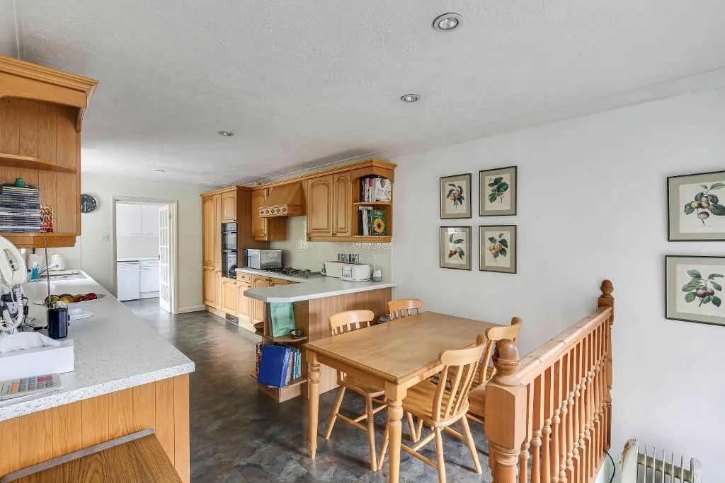 Court Farm Road, Warlingham, photo 14