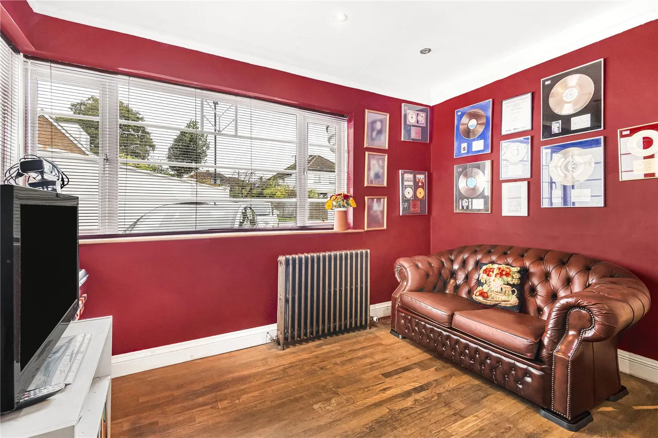 Wayside Close, London, N14 4LB, photo 18