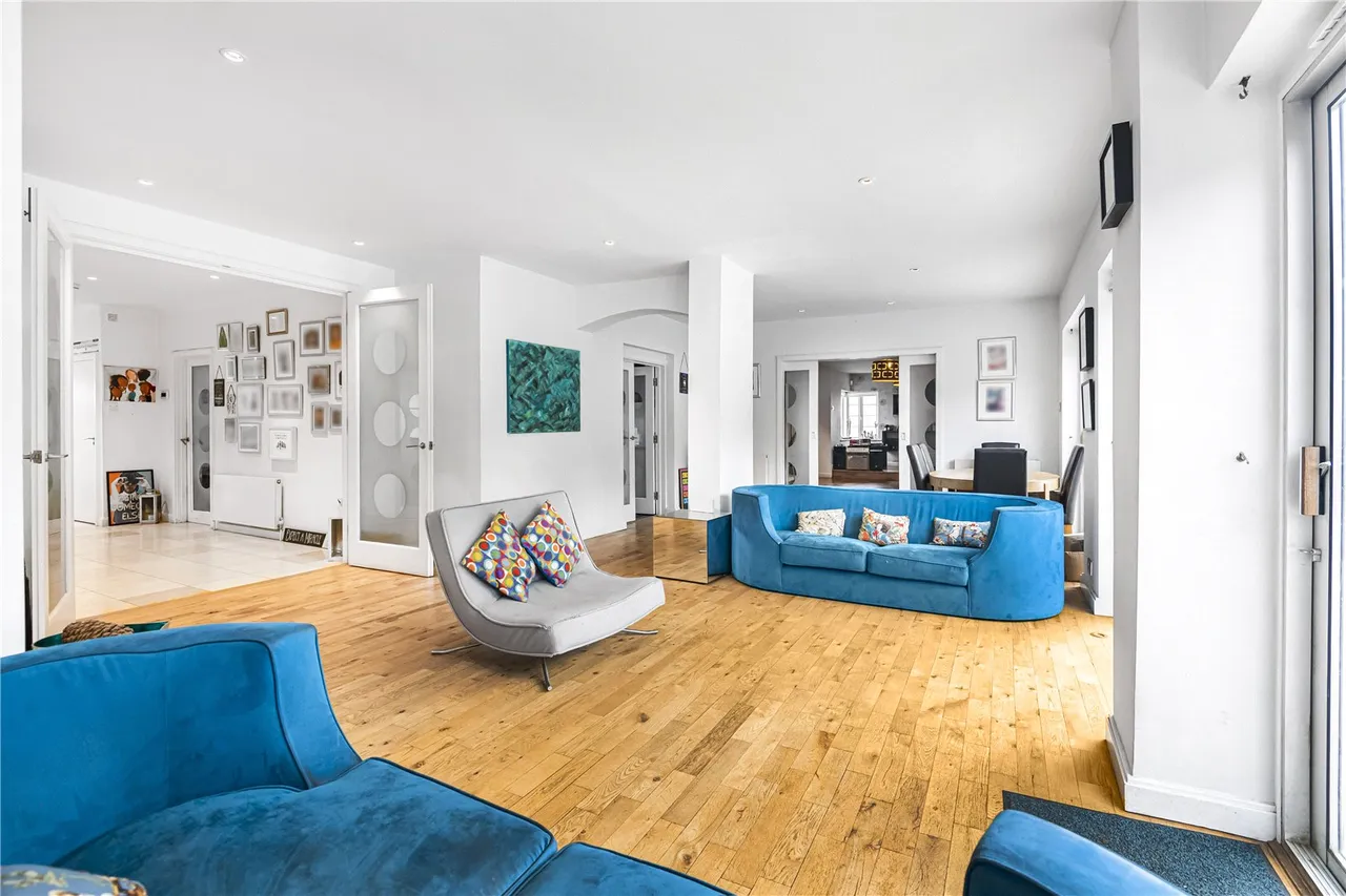 Wayside Close, London, N14 4LB, photo 4