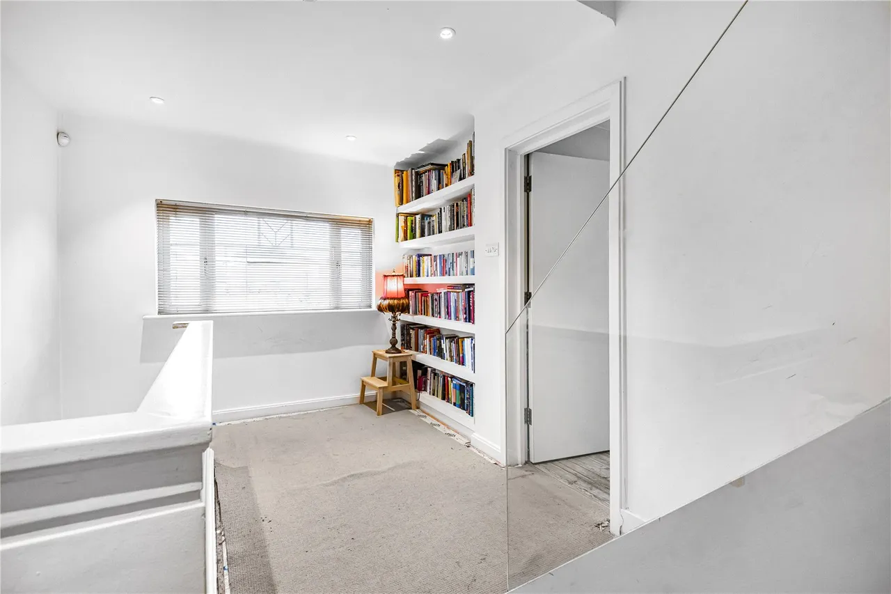 Wayside Close, London, N14 4LB, photo 19