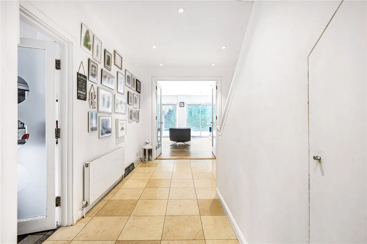 Wayside Close, London, N14 4LB, photo 14