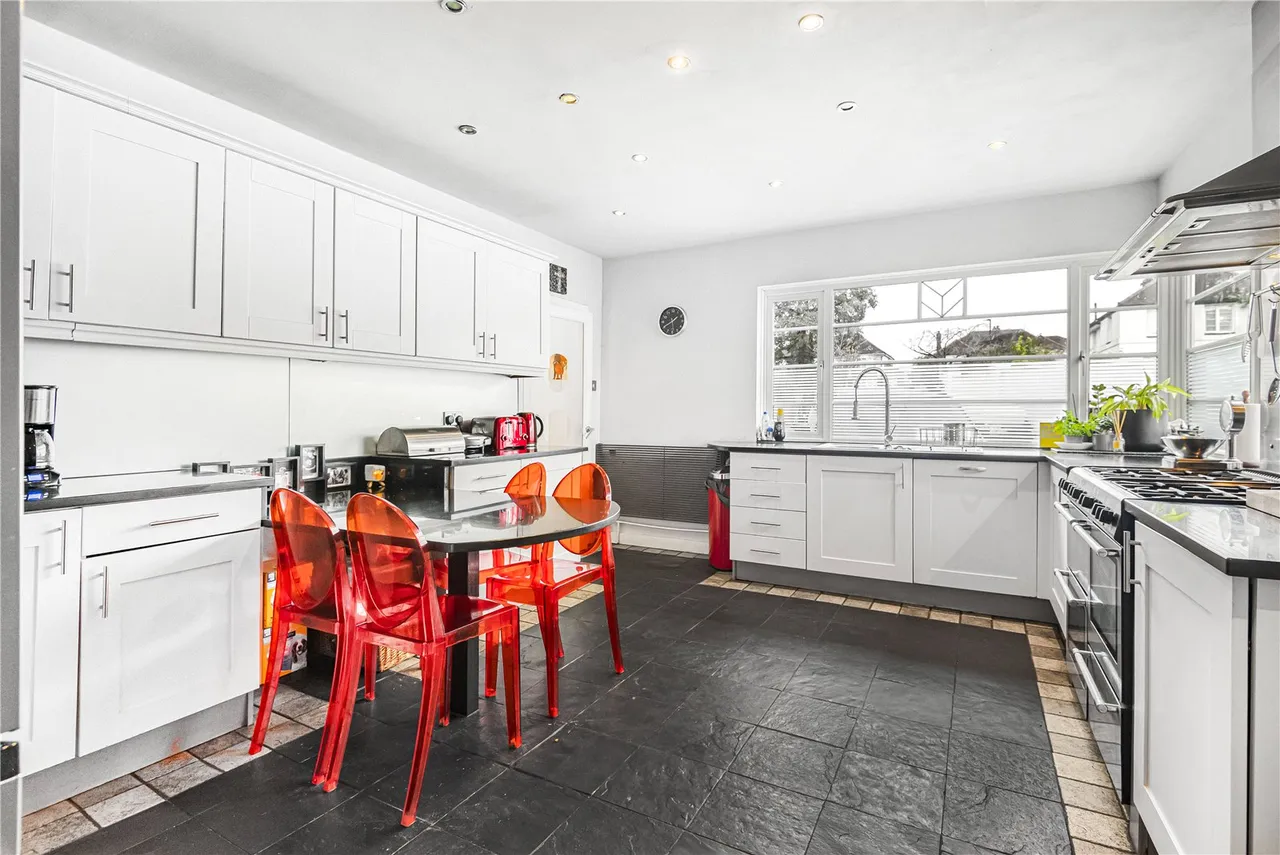 Wayside Close, London, N14 4LB, photo 15