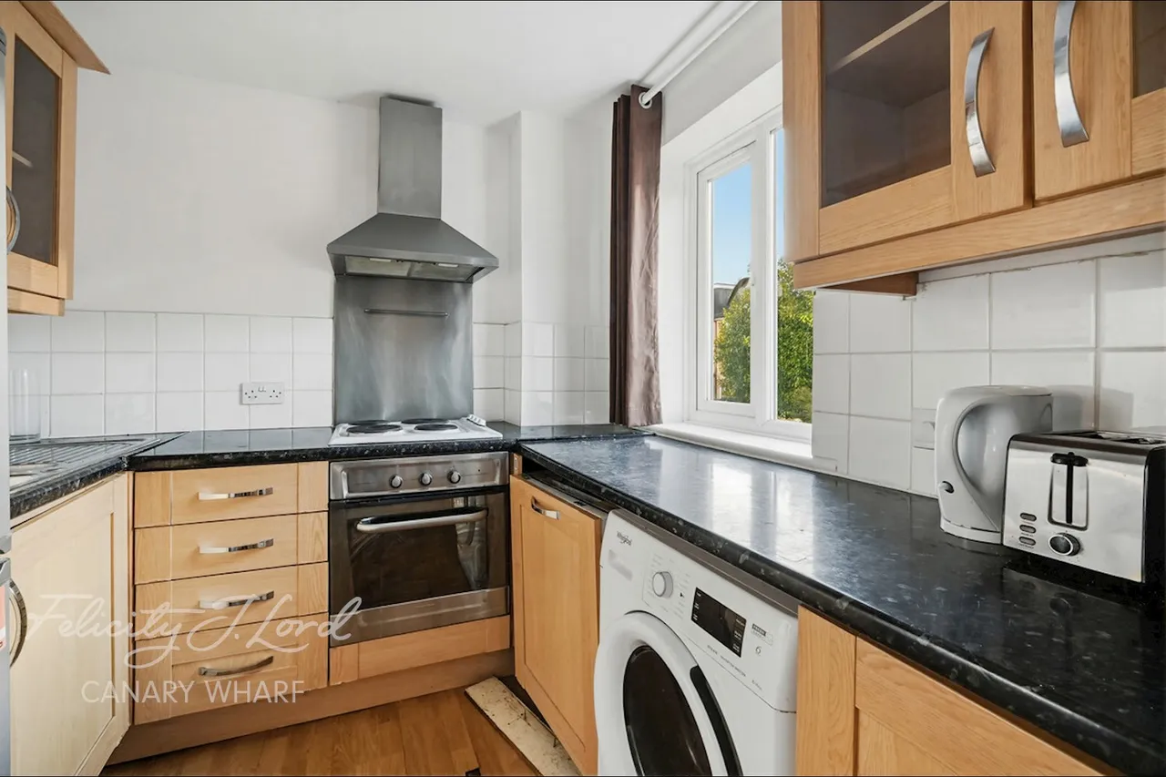 Westferry Road, London, E14, photo 5