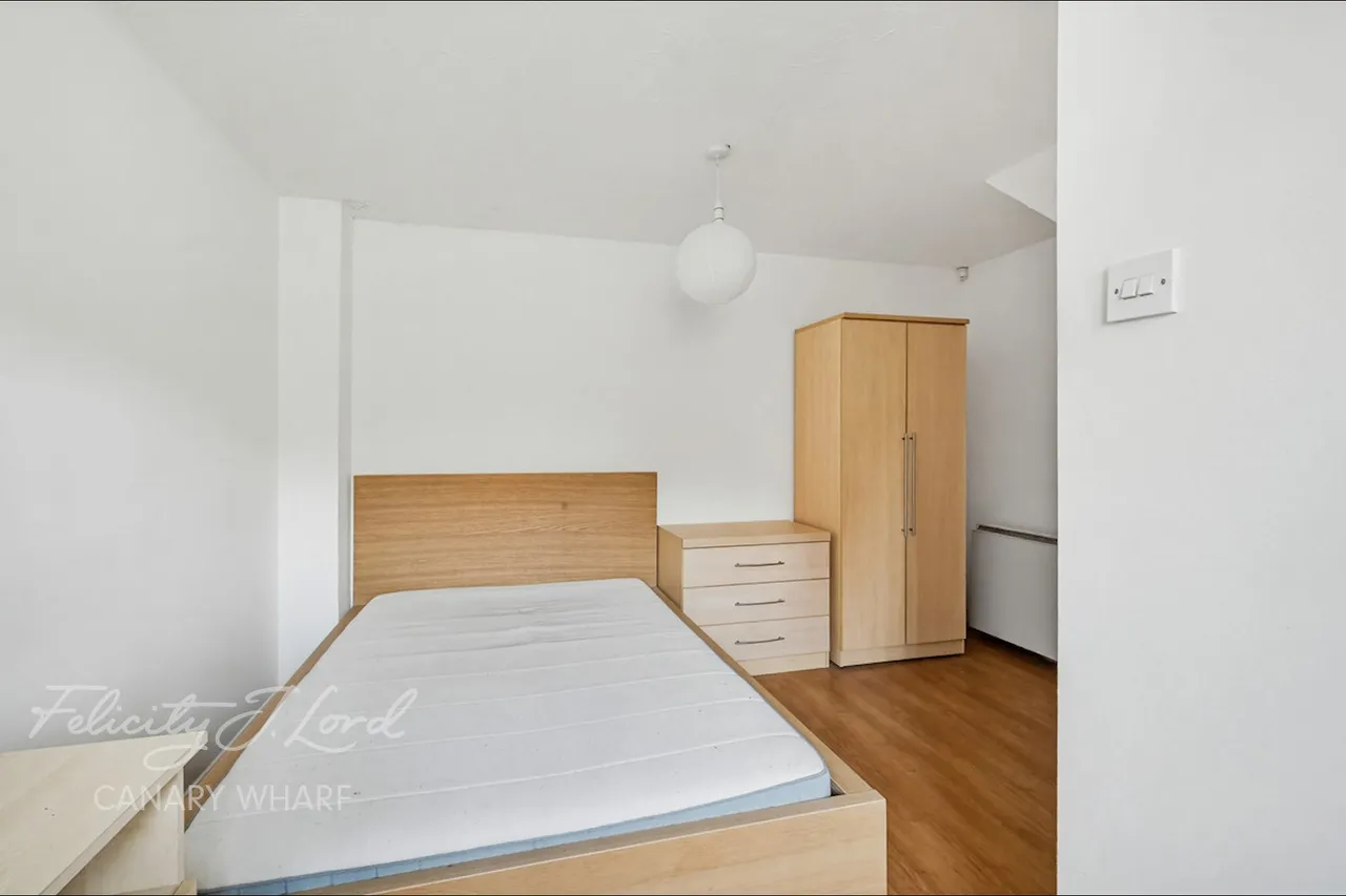 Westferry Road, London, E14, photo 8