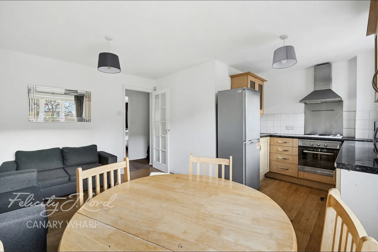 2 bed flat for sale, Westferry Road, London, E14