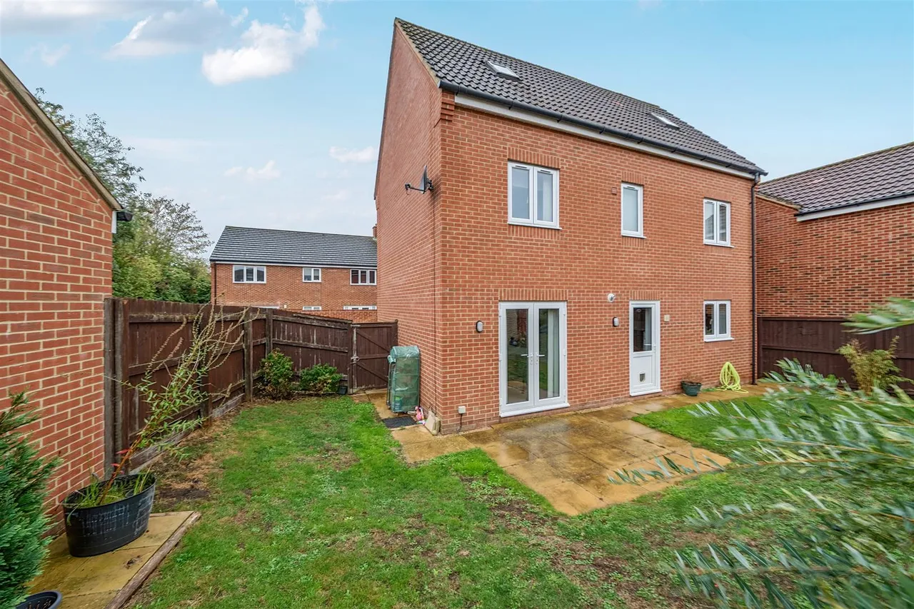 Hulbert Close, Hilperton, BA14, photo 6