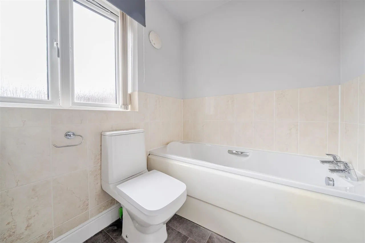 Hulbert Close, Hilperton, BA14, photo 11