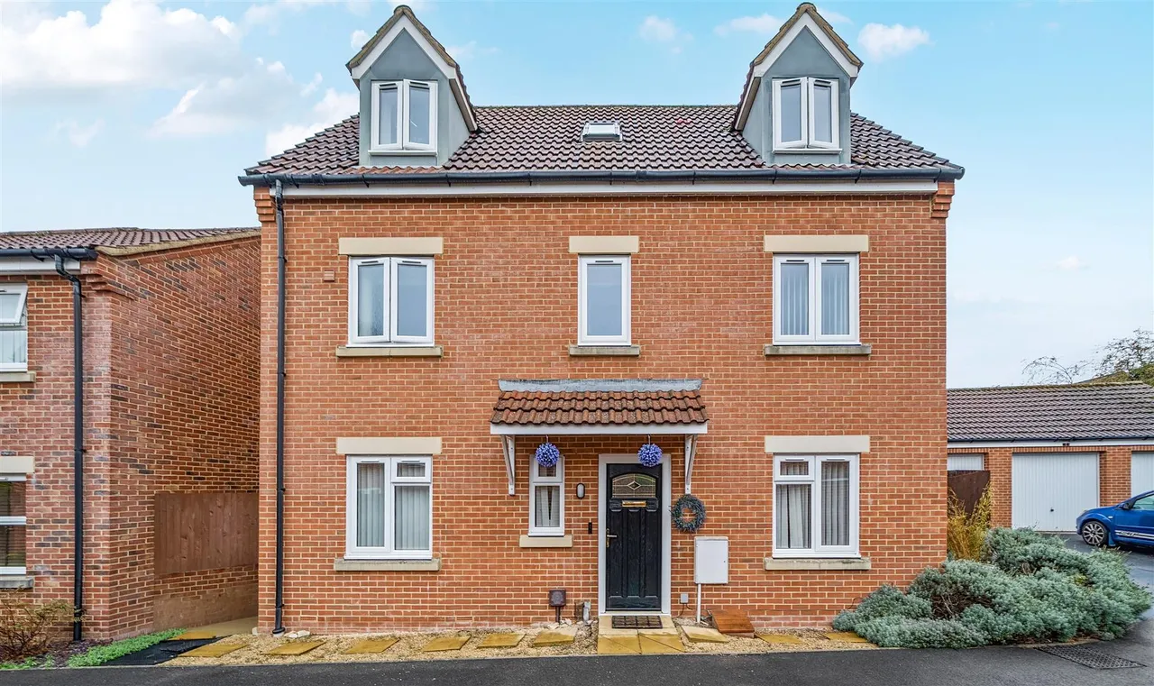 4 bed house for sale, Hulbert Close, Hilperton, BA14