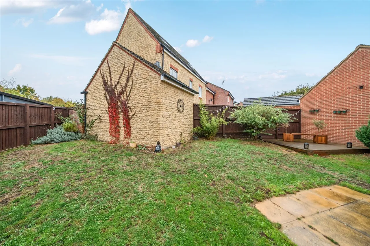 Hulbert Close, Hilperton, BA14, photo 5