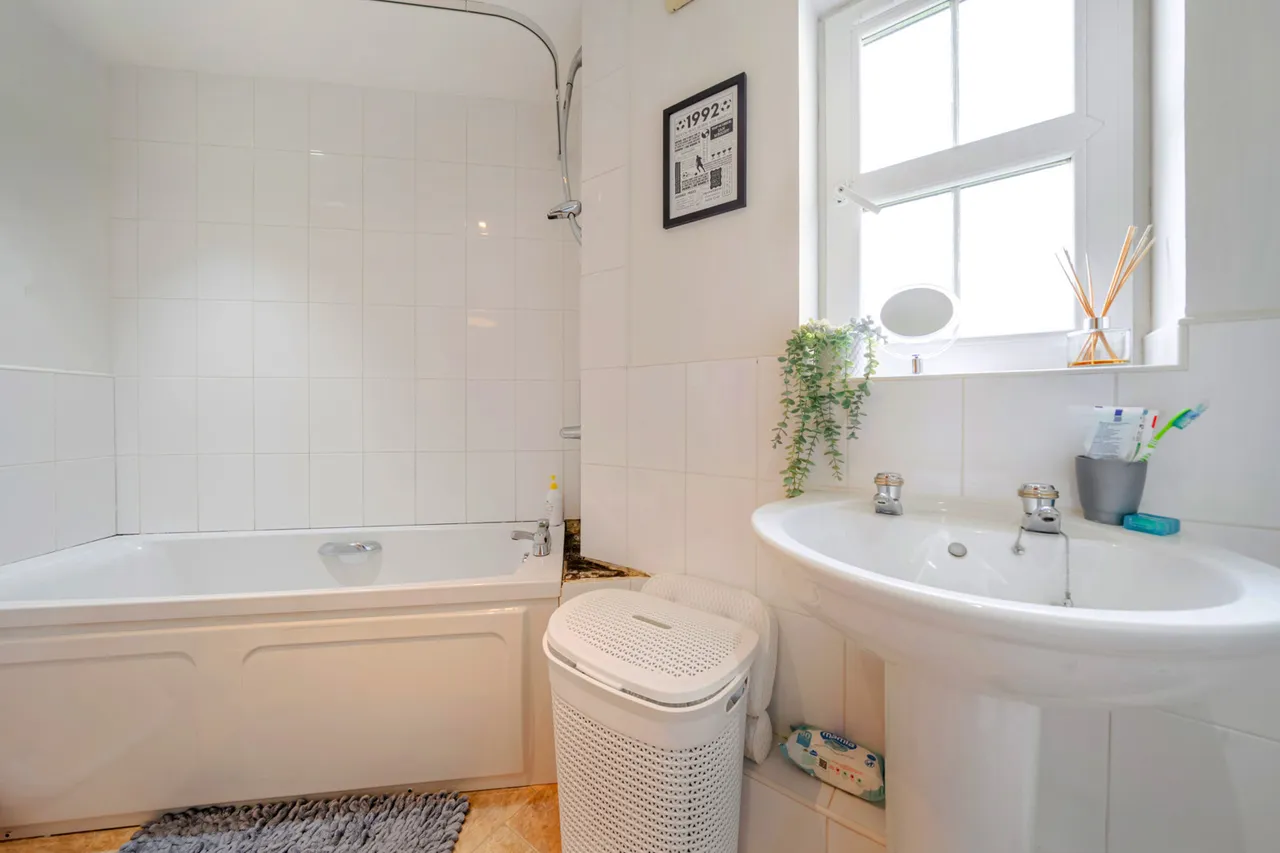 Allenby Road, SE28, photo 19