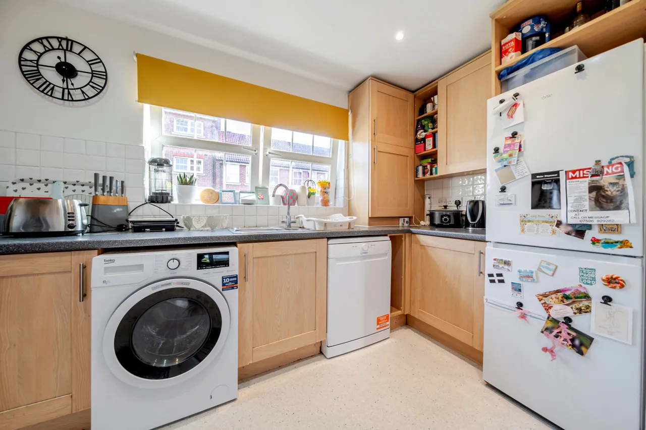 Allenby Road, SE28, photo 17
