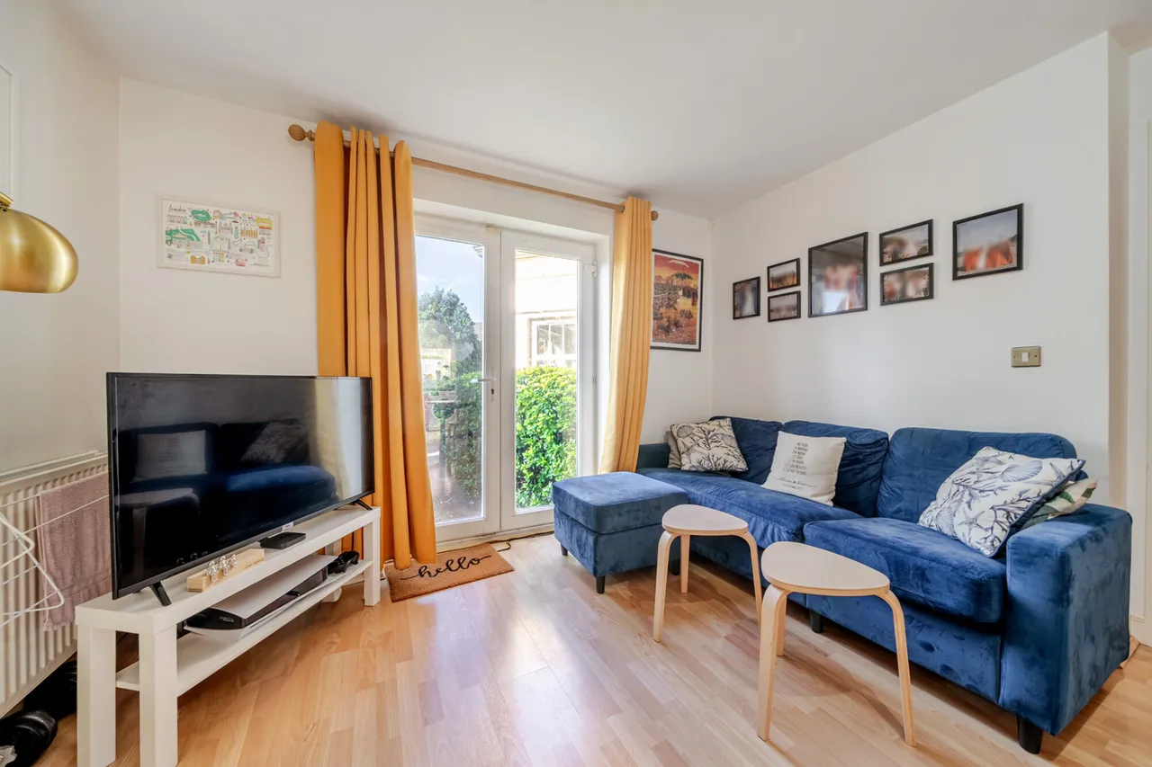 Allenby Road, SE28, photo 16