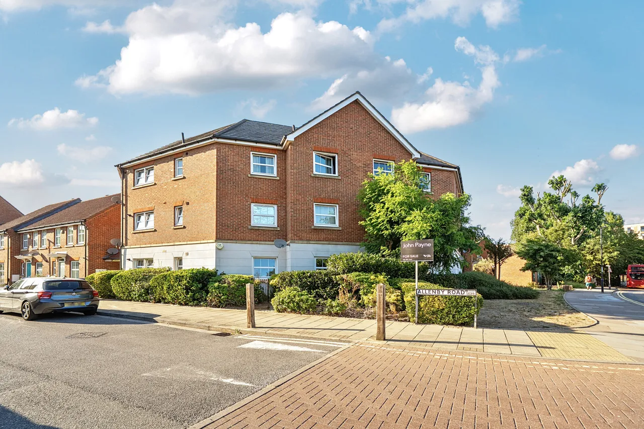 Allenby Road, SE28, photo 18