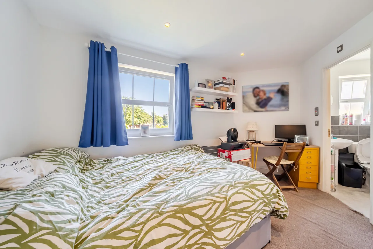 Allenby Road, SE28, photo 14