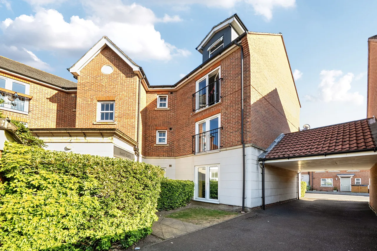 Allenby Road, SE28, photo 12