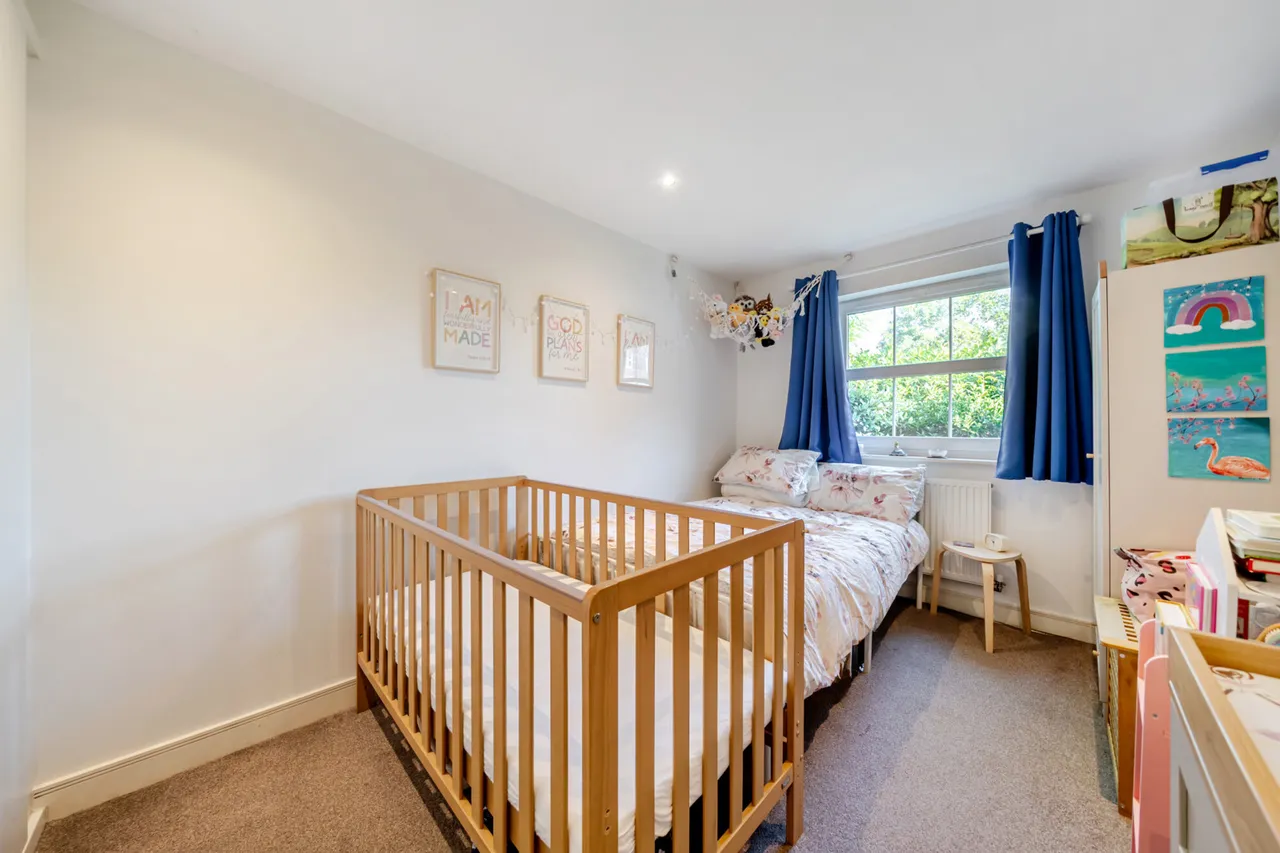 Allenby Road, SE28, photo 7