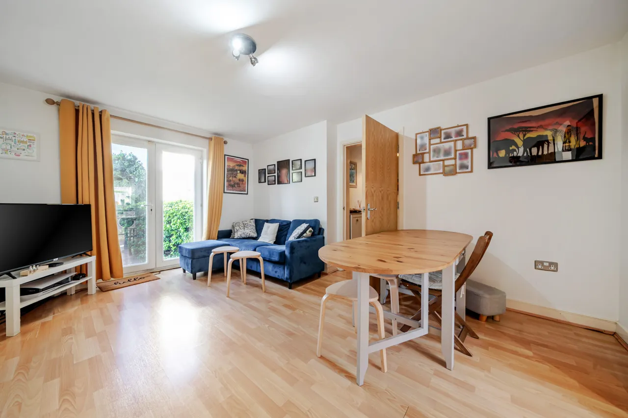 Allenby Road, SE28, photo 9