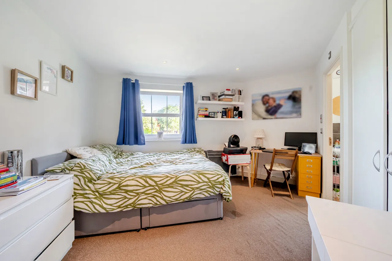 Allenby Road, SE28, photo 5