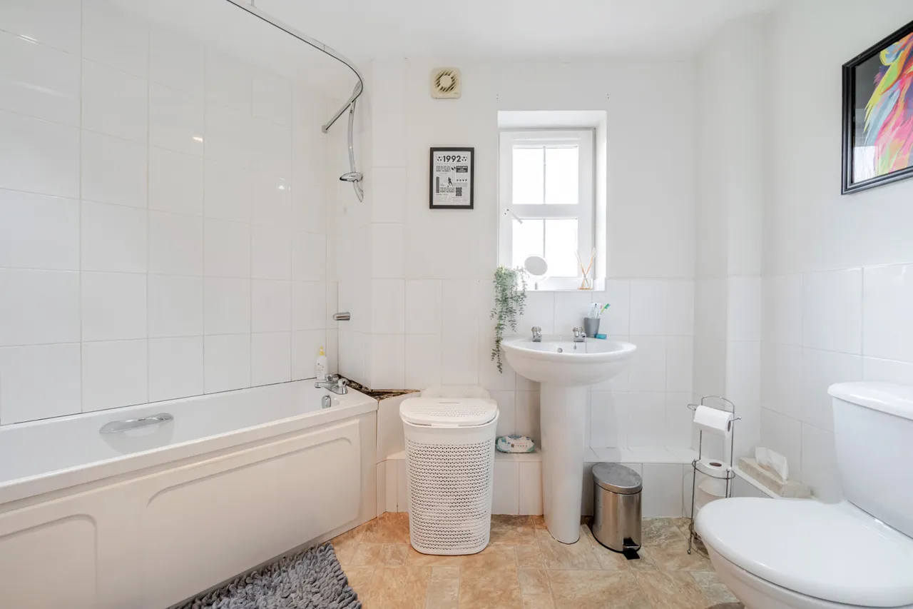 Allenby Road, SE28, photo 11