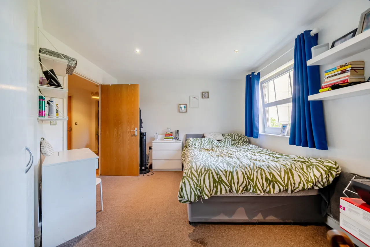 Allenby Road, SE28, photo 15