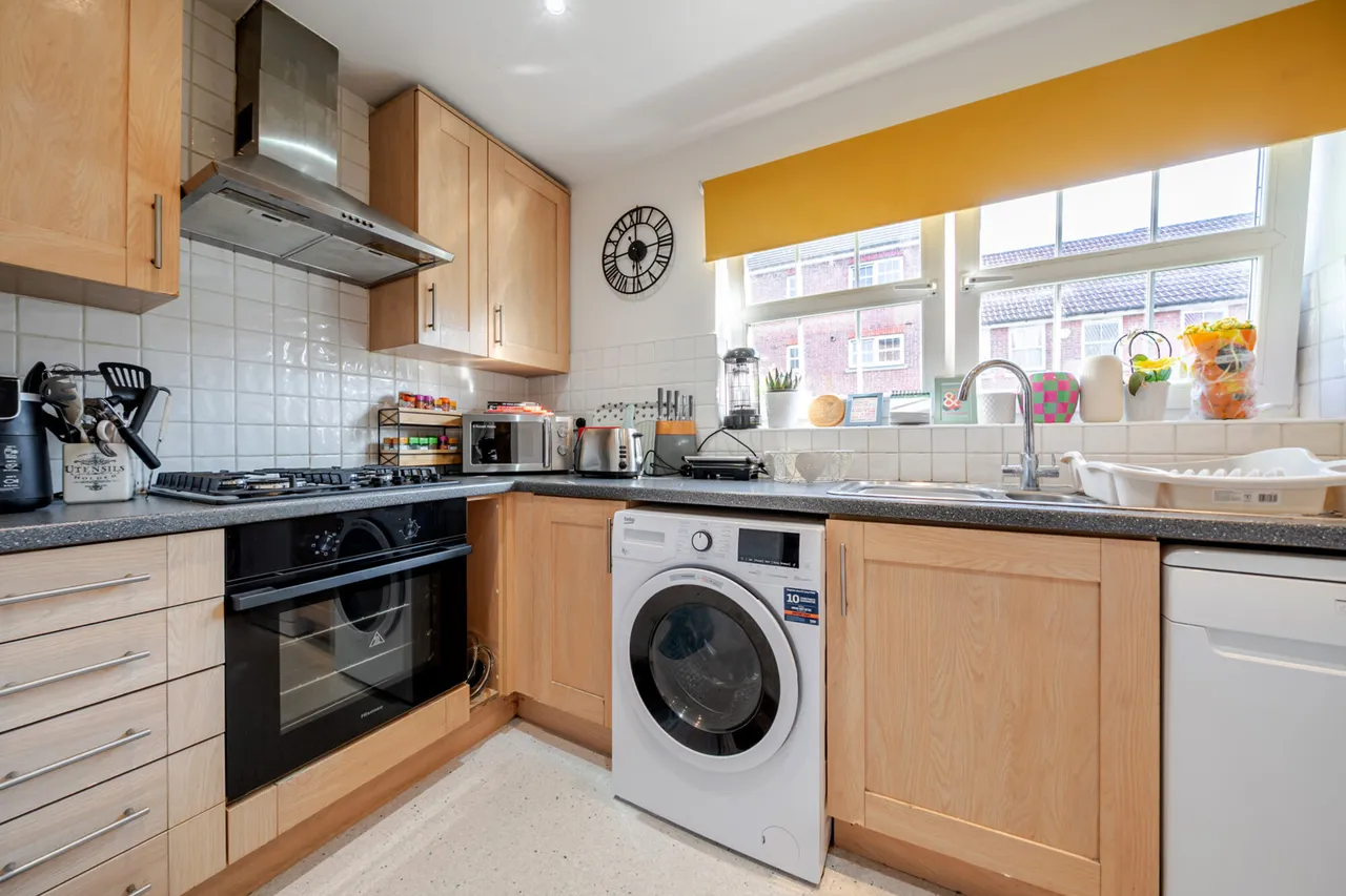 Allenby Road, SE28, photo 8