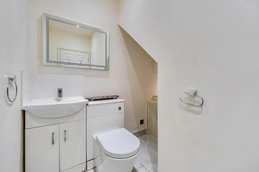 Harefield Road, Uxbridge, UB8, photo 12