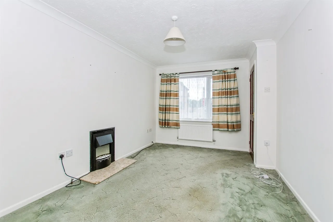 Henry Warby Avenue, Elm, PE14, photo 3