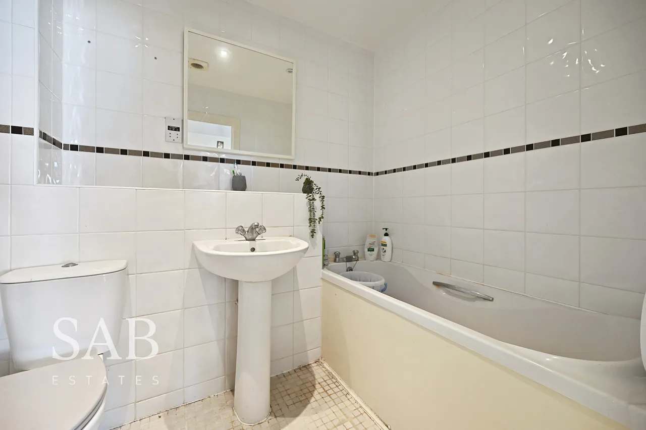 Waxlow Way, Northolt, UB5, photo 5