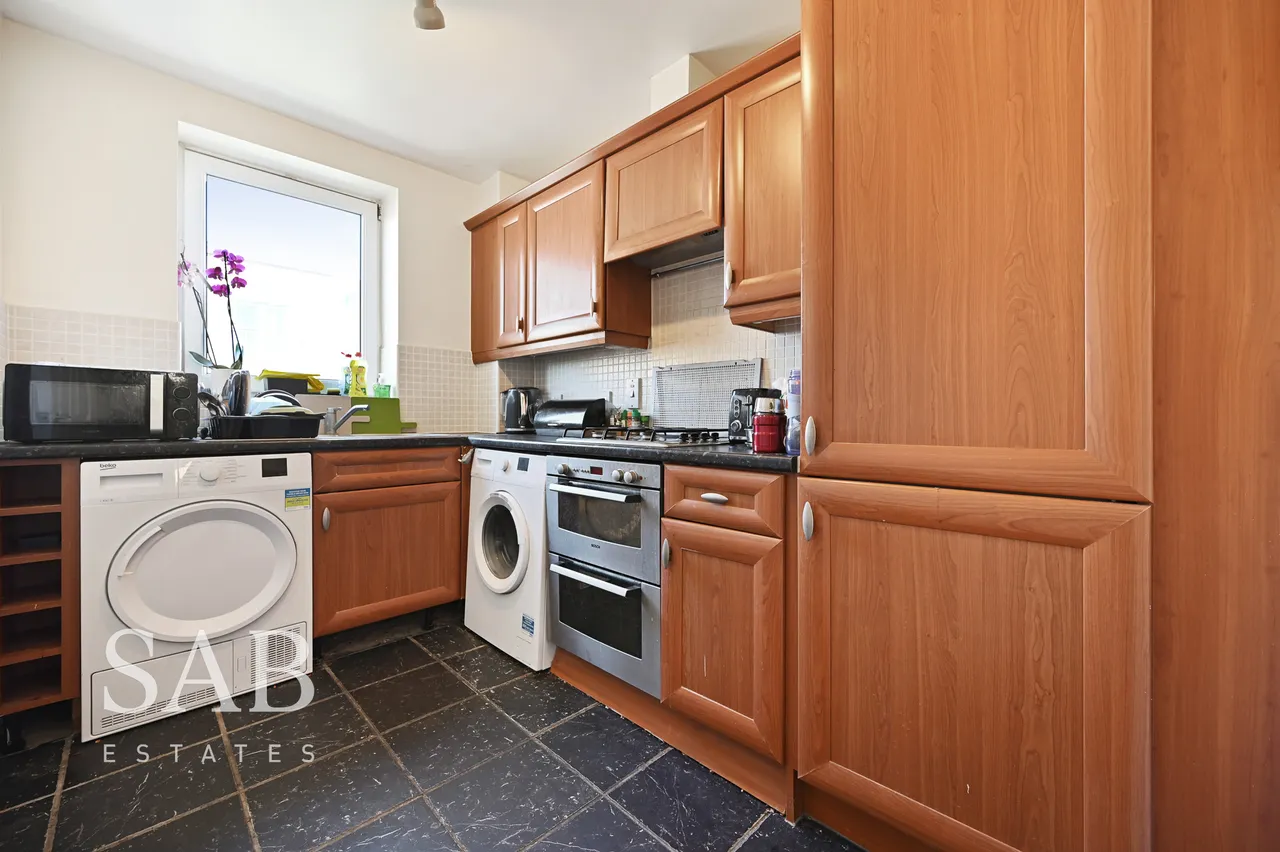 Waxlow Way, Northolt, UB5, photo 3
