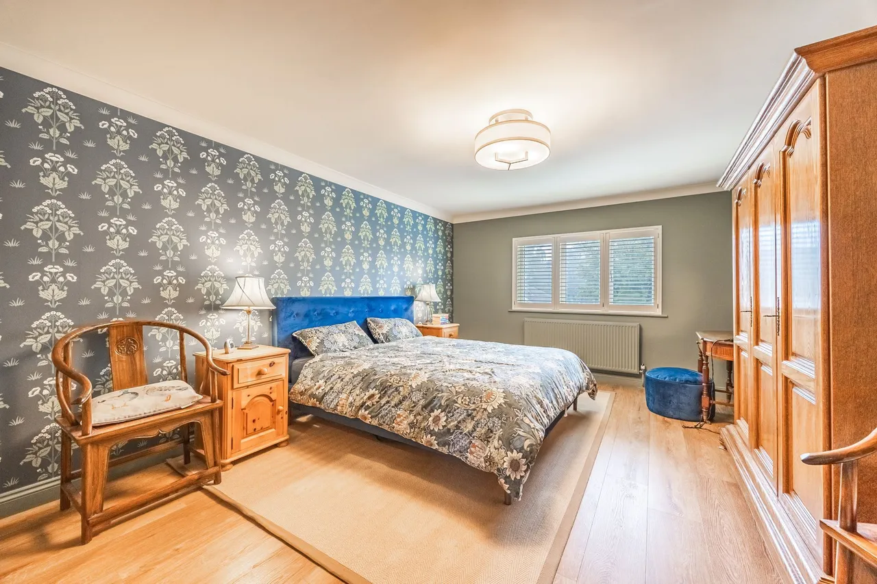Immaculately Presented Four Bedroom D, photo 10