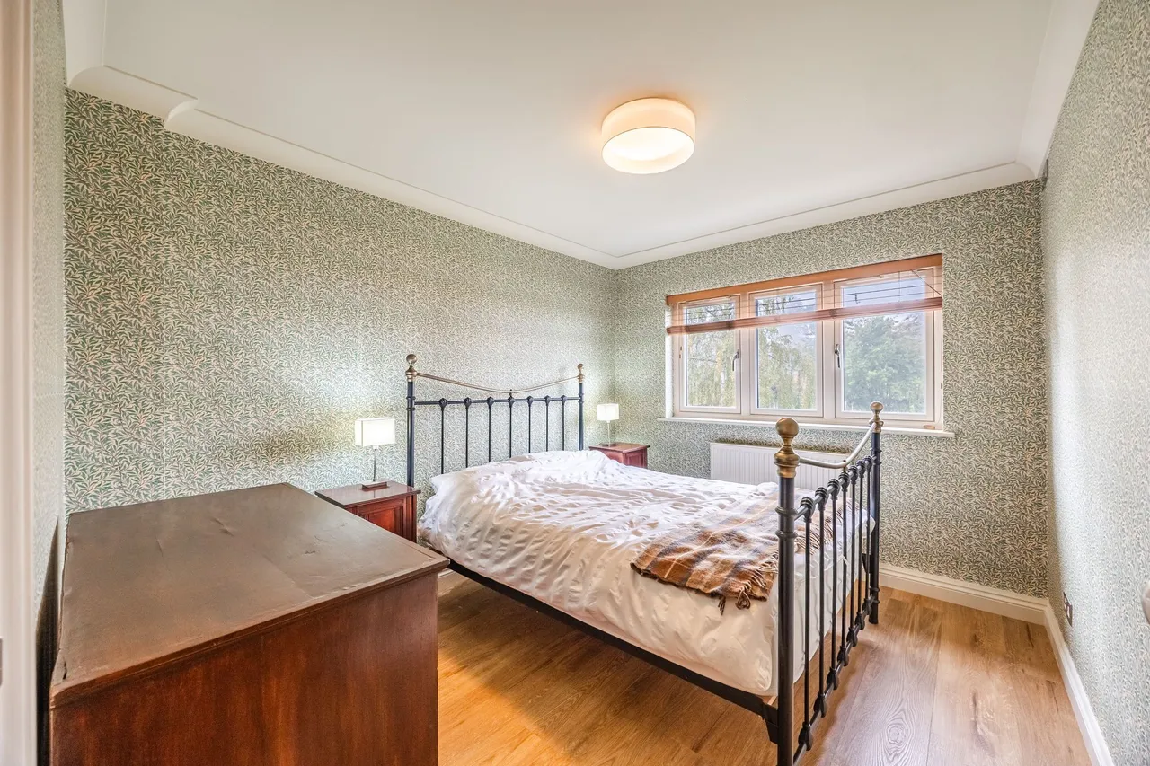 Immaculately Presented Four Bedroom D, photo 12