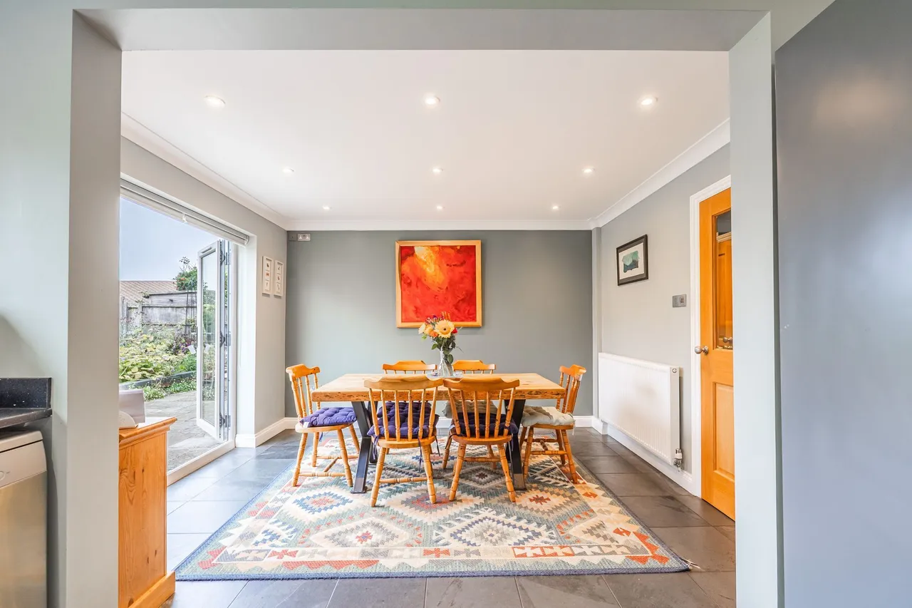 Immaculately Presented Four Bedroom D, photo 3