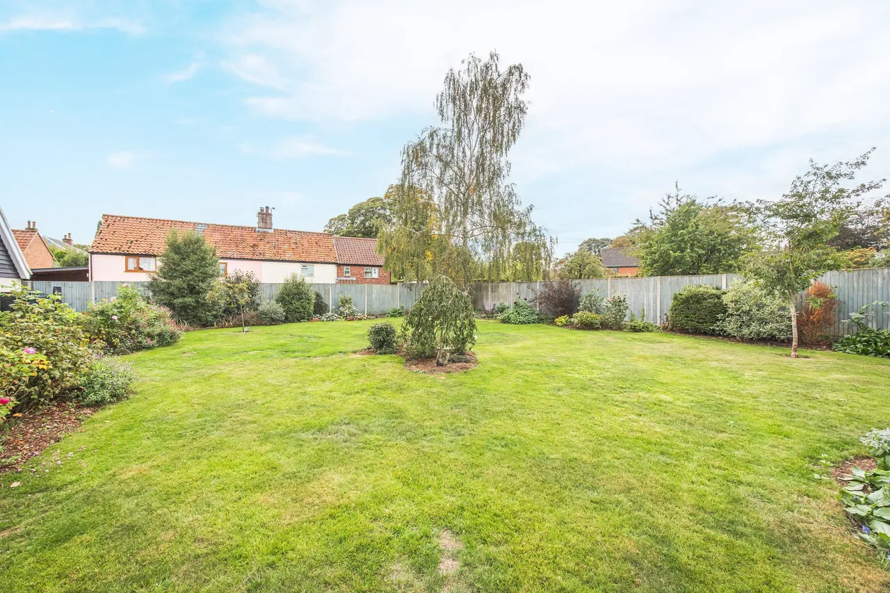 Immaculately Presented Four Bedroom D, photo 15