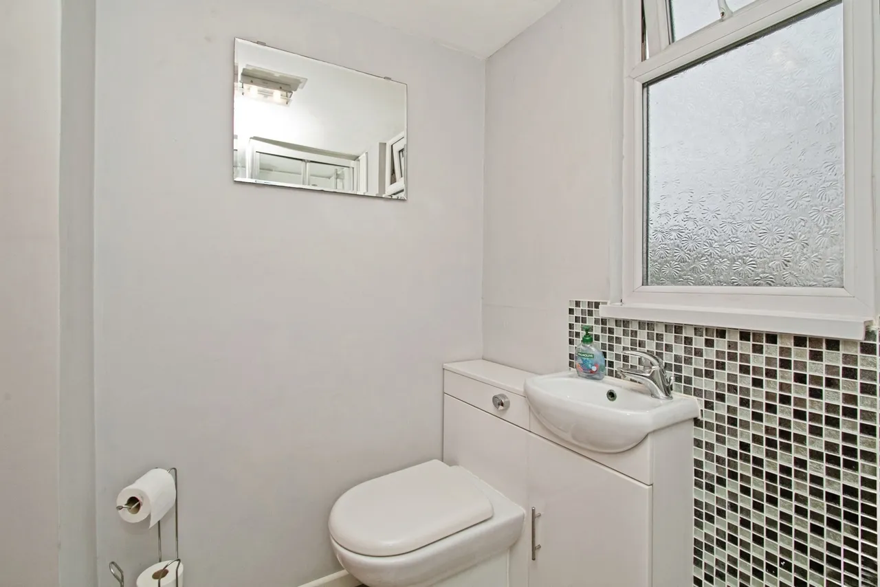 Treloggan Road, Newquay, TR7, photo 46