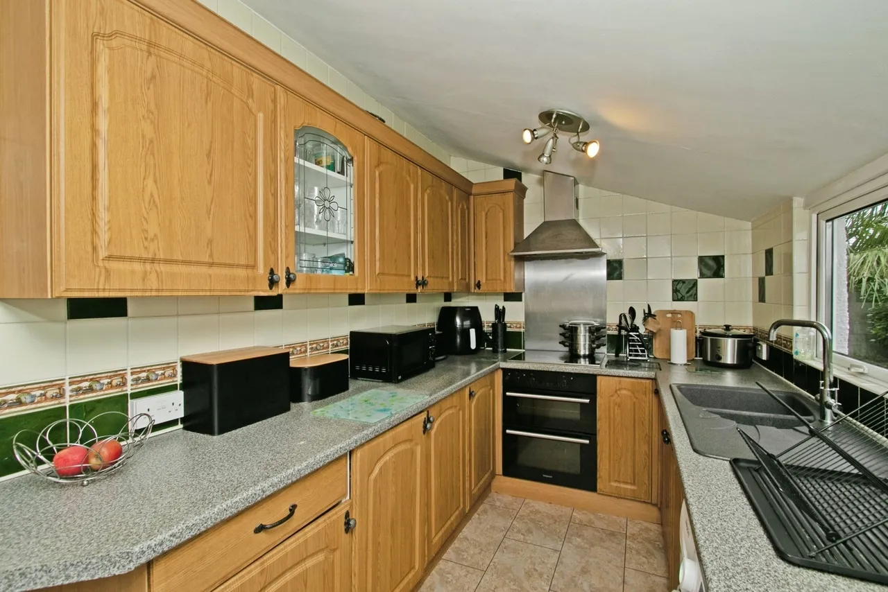 Treloggan Road, Newquay, TR7, photo 14